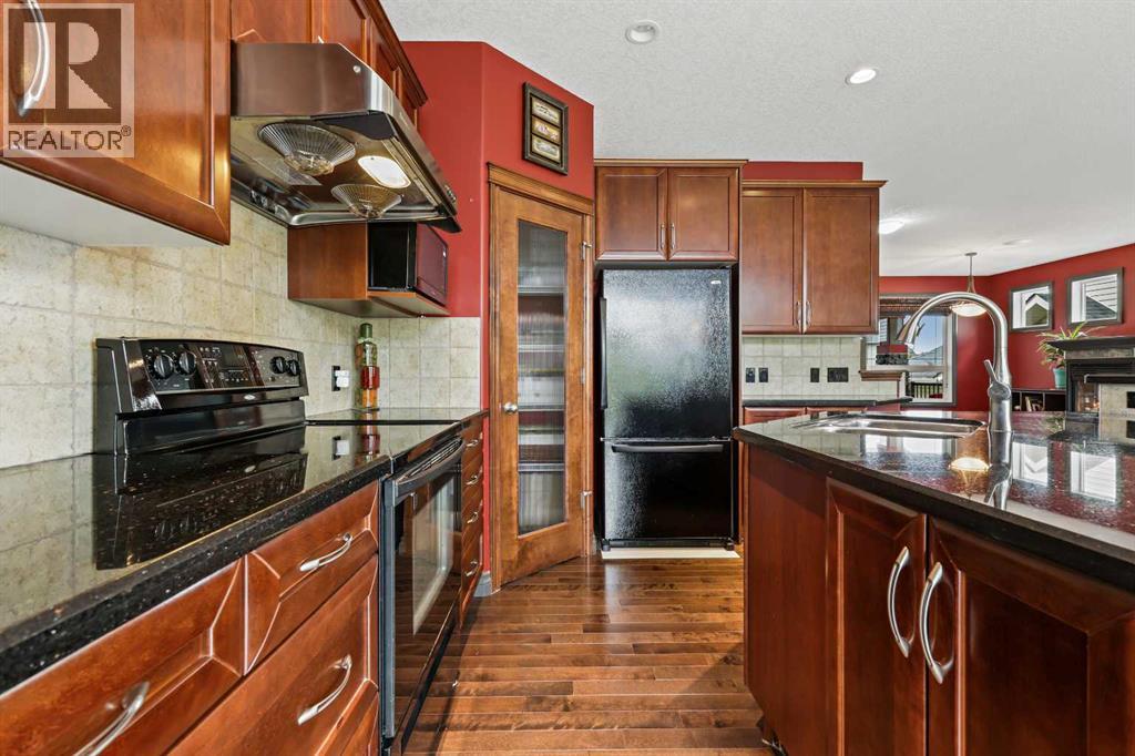 Photo 32 of 66 Crestbrook Hill Sw, Calgary AB