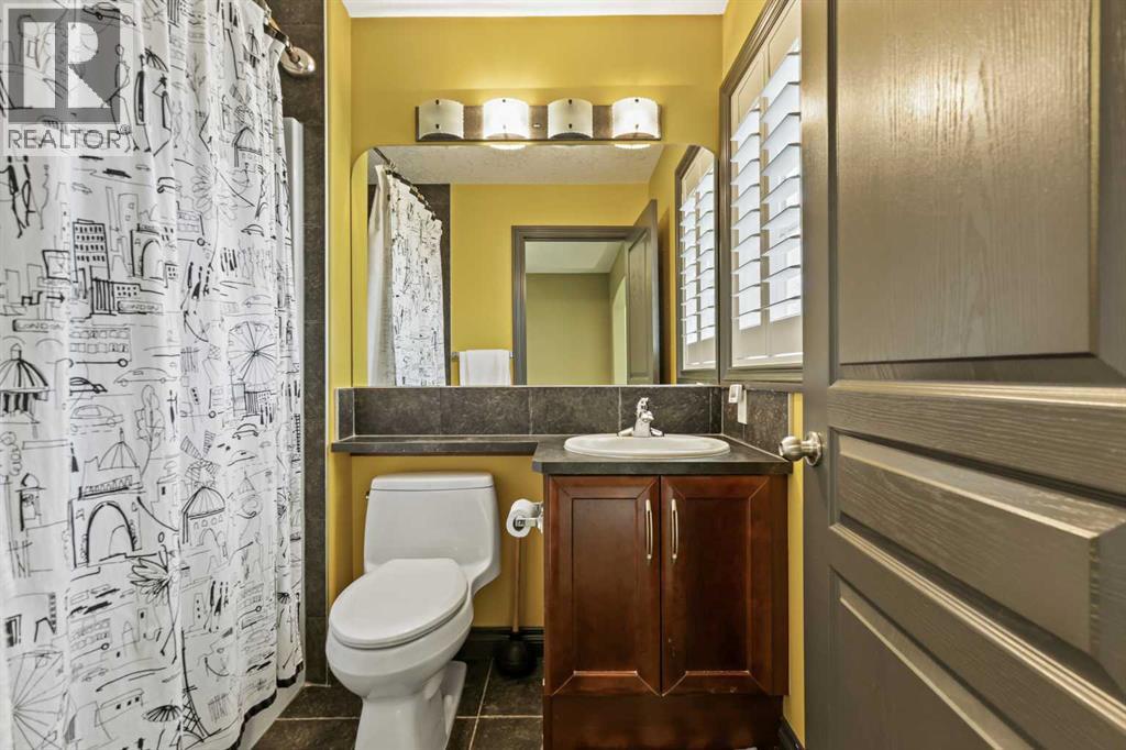 Photo 36 of 66 Crestbrook Hill Sw, Calgary AB
