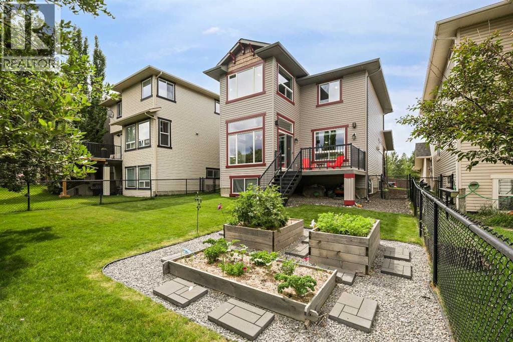 Photo 19 of 66 Crestbrook Hill Sw, Calgary AB