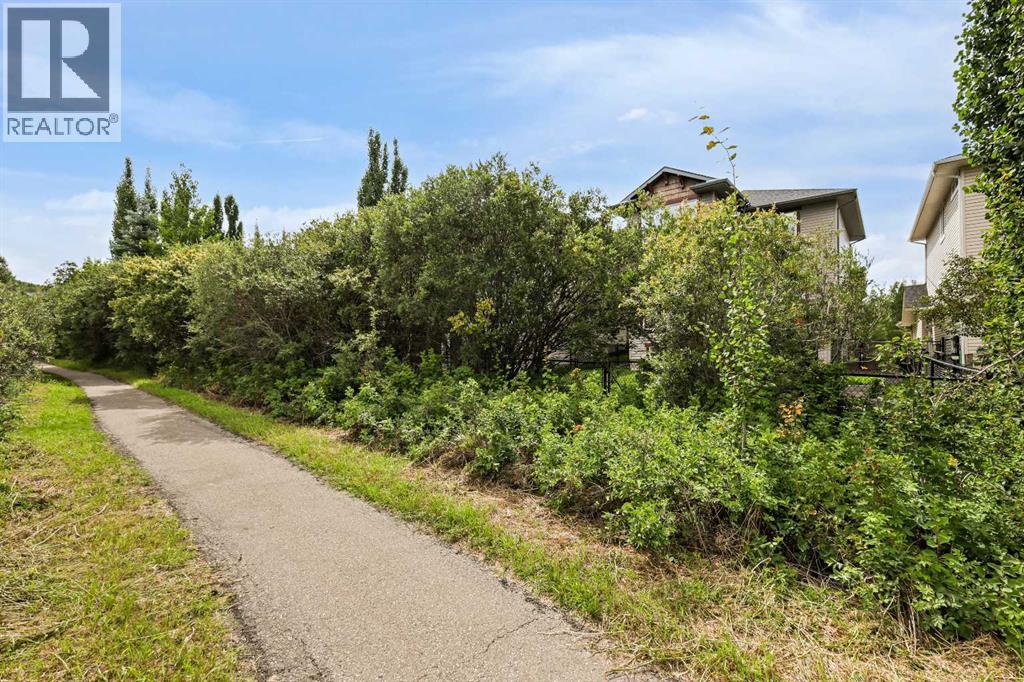 Photo 20 of 66 Crestbrook Hill Sw, Calgary AB