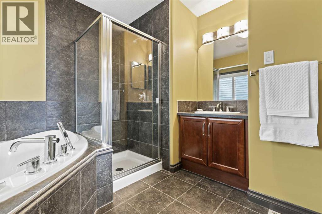 Photo 30 of 66 Crestbrook Hill Sw, Calgary AB