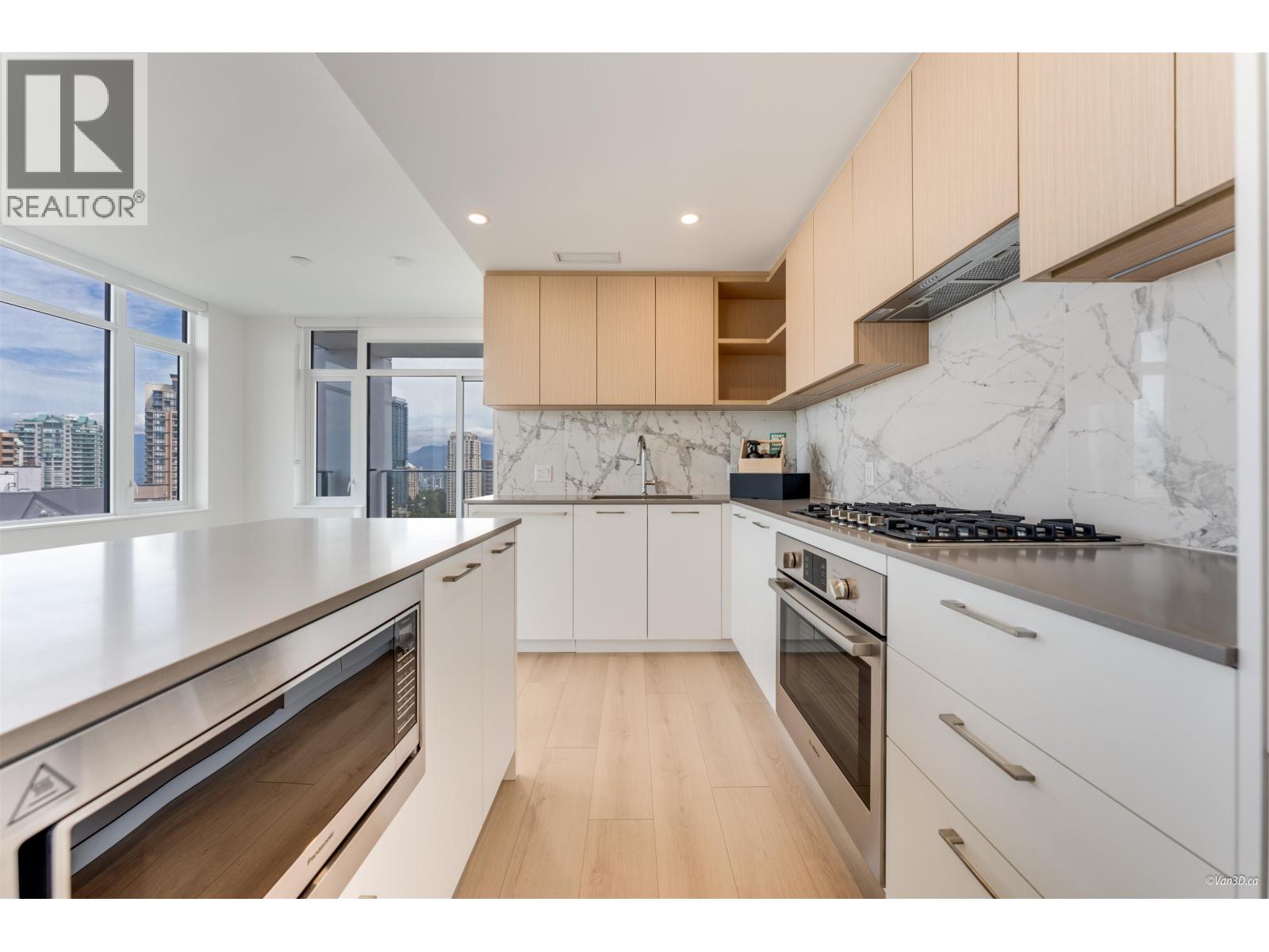 Photo 6 of 1706 6468 Willingdon Avenue, Burnaby BC