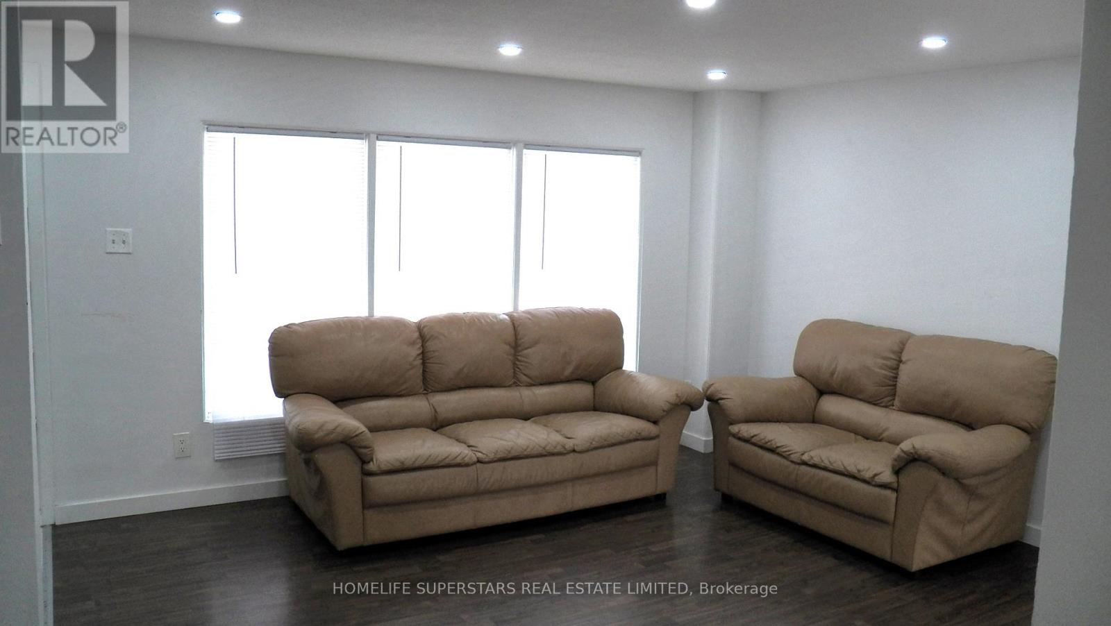 Photo 3 of 4 513 Parkview Crescent E, Cambridge ON
