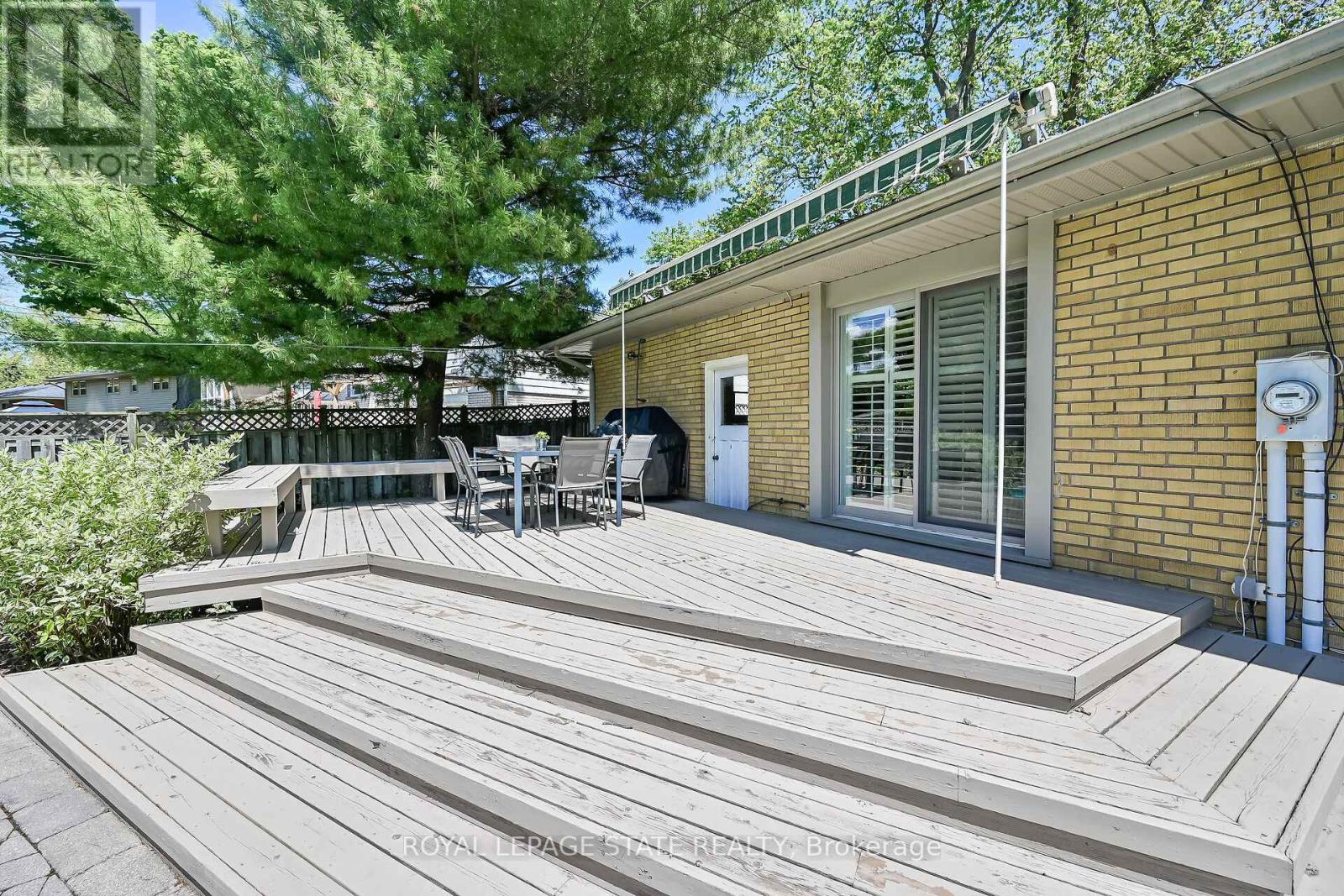 Photo 2 of 128 Oneida Boulevard, Hamilton ON
