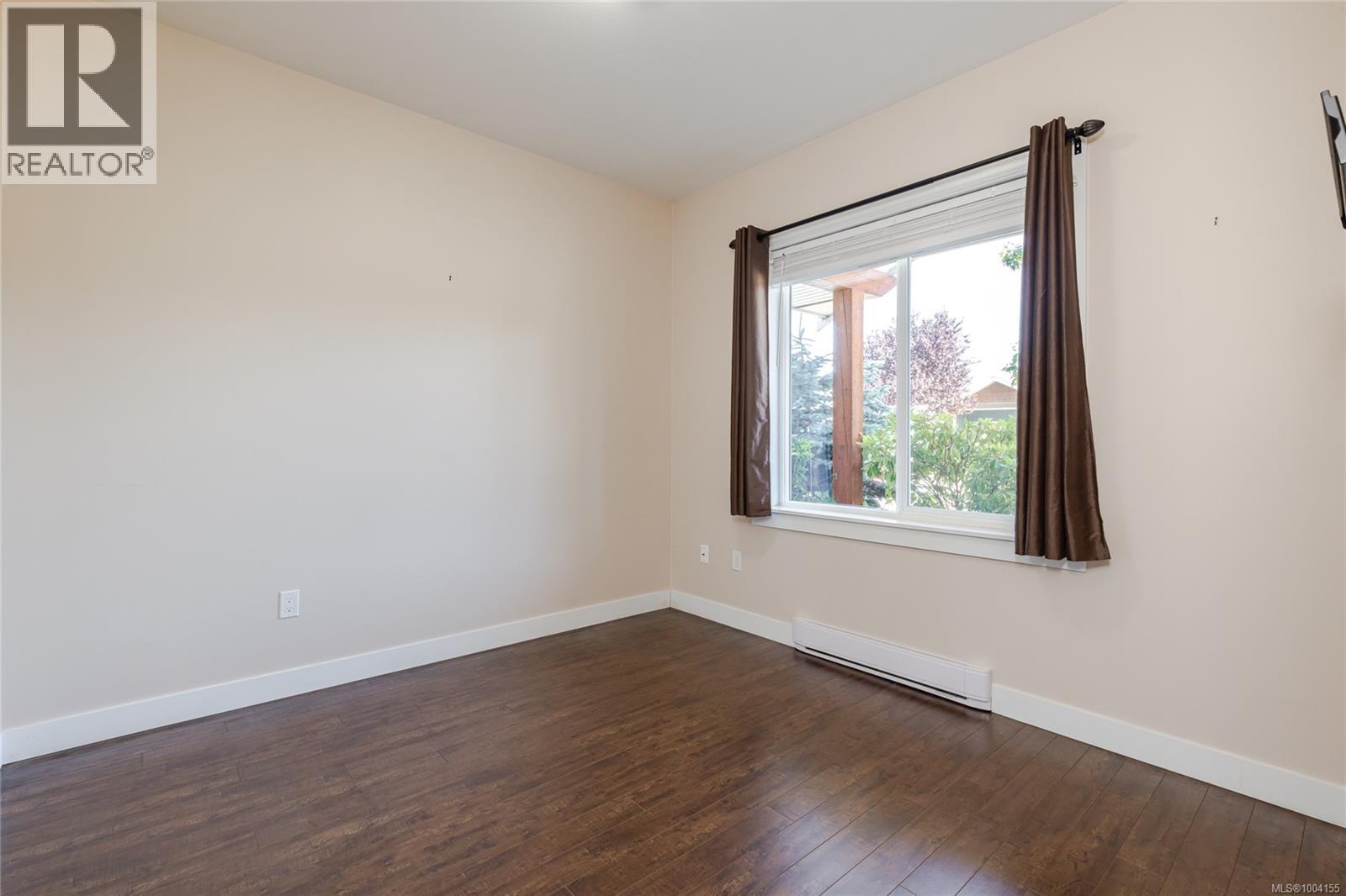 Photo 4 of 2235 Bourbon Rd, Nanaimo BC