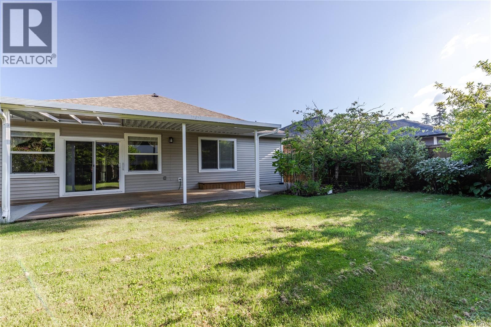 Photo 8 of 2235 Bourbon Rd, Nanaimo BC