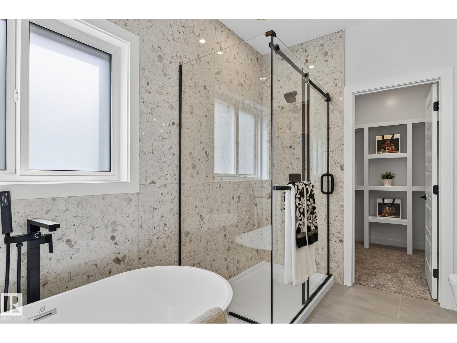 341 roberts WD, Leduc