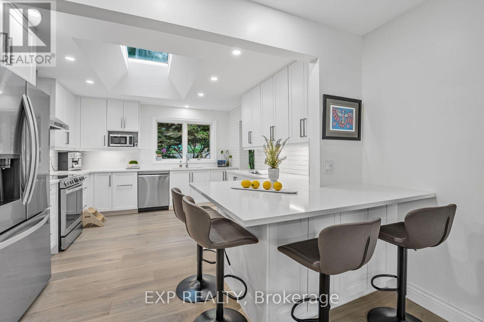 Photo 19 of 937 Montgomery Drive, Hamilton ON