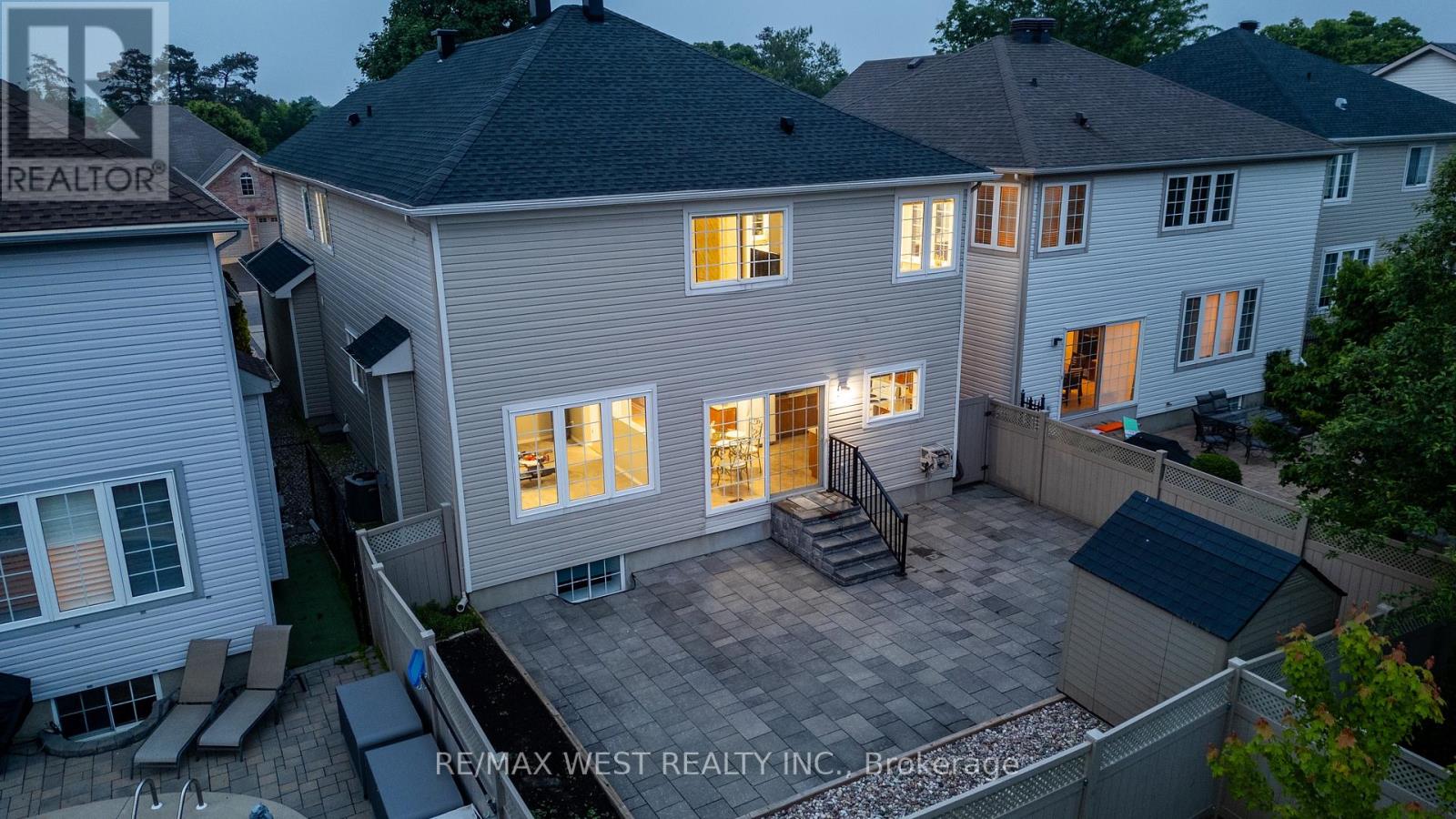 Photo 14 of 214 Castlegarth Crescent, Ottawa ON