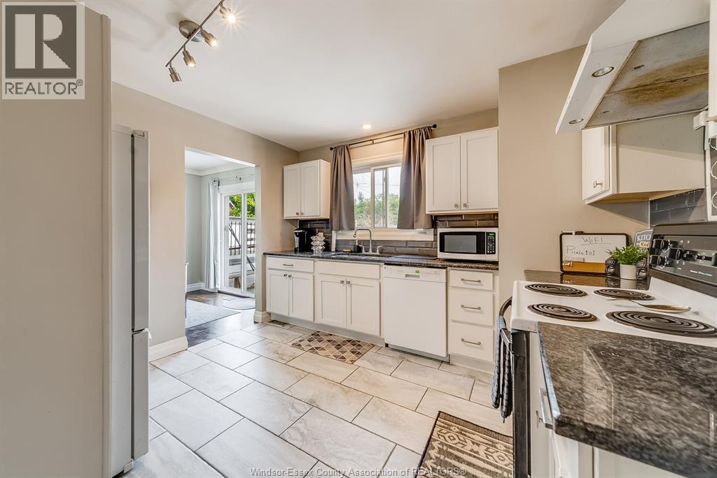 Photo 6 of 3536 Wolfe Court, Windsor ON