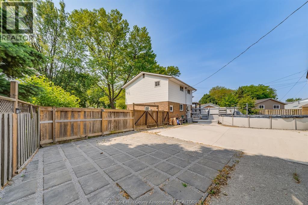 Photo 15 of 3536 Wolfe Court, Windsor ON