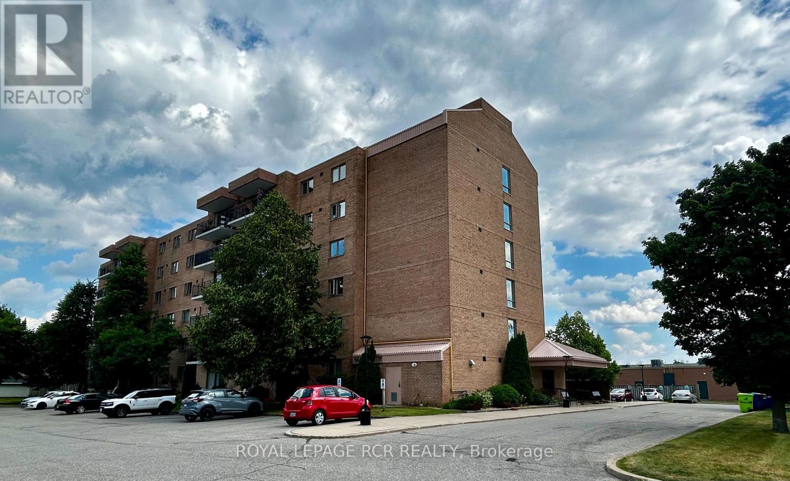 Photo 25 of 58 16 Fourth Street, Orangeville ON