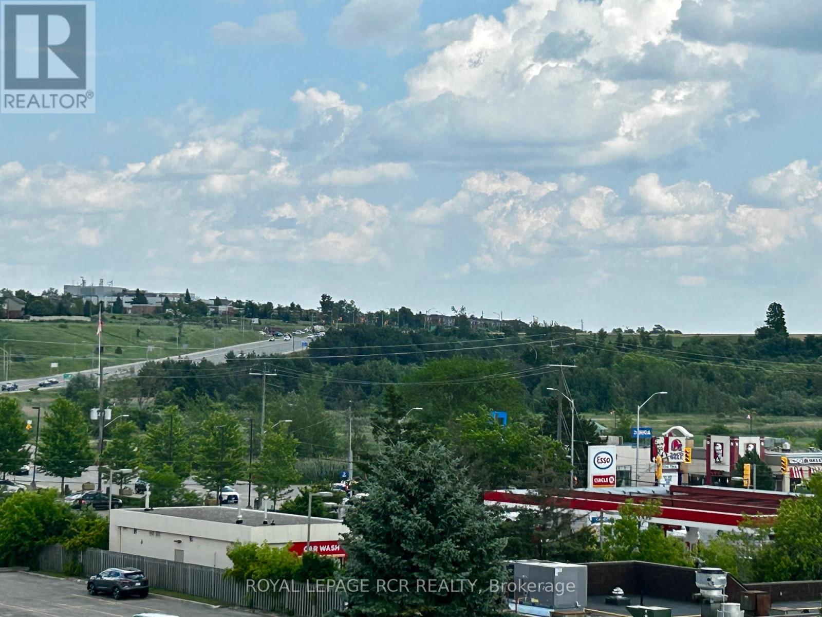 Photo 9 of 58 16 Fourth Street, Orangeville ON