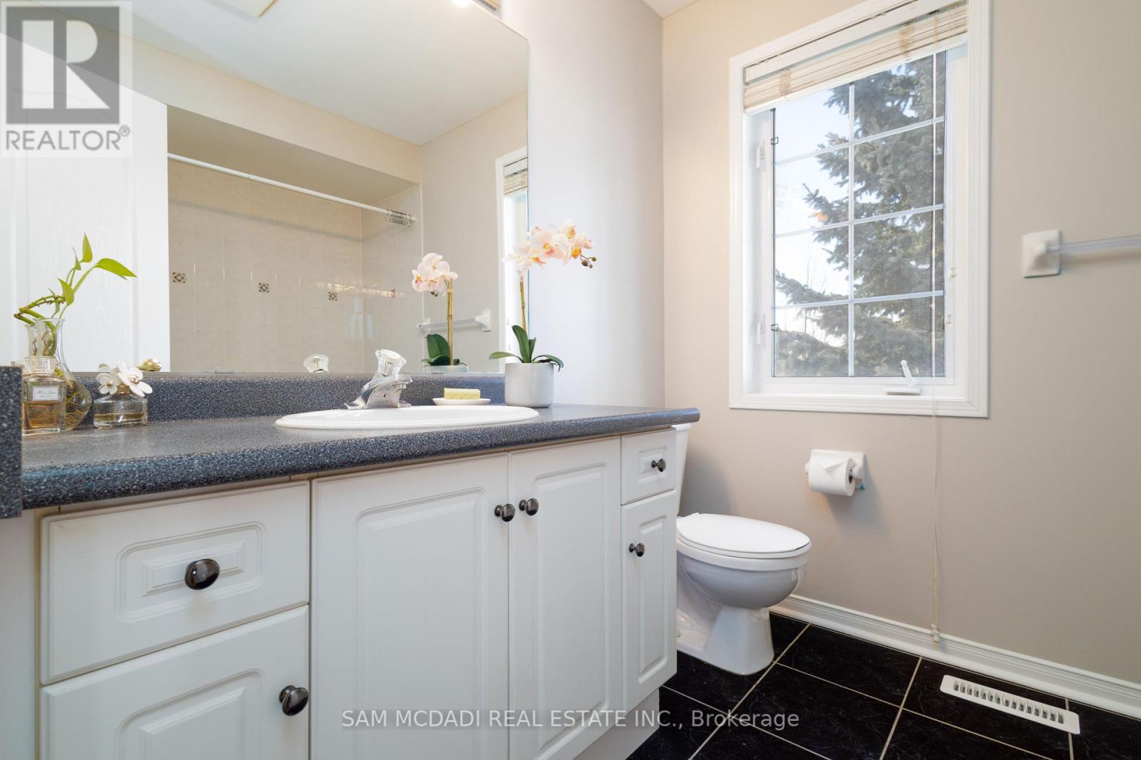 Photo 37 of 5494 Farmcote Drive, Mississauga ON