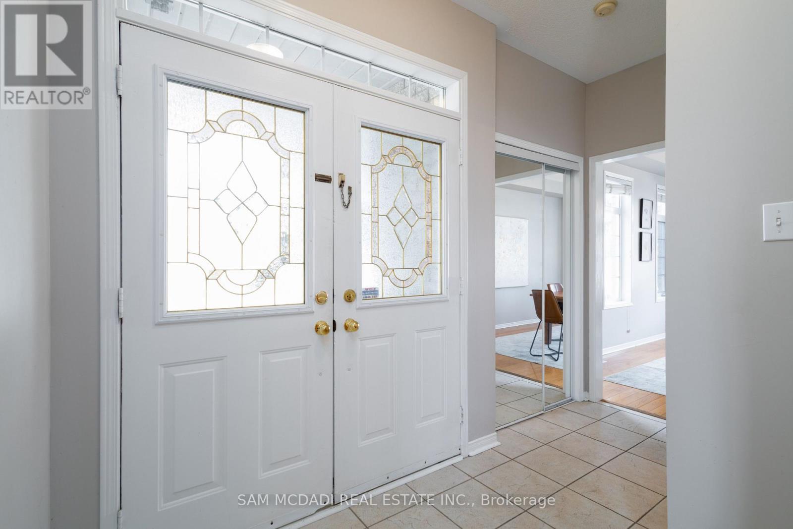 Photo 23 of 5494 Farmcote Drive, Mississauga ON