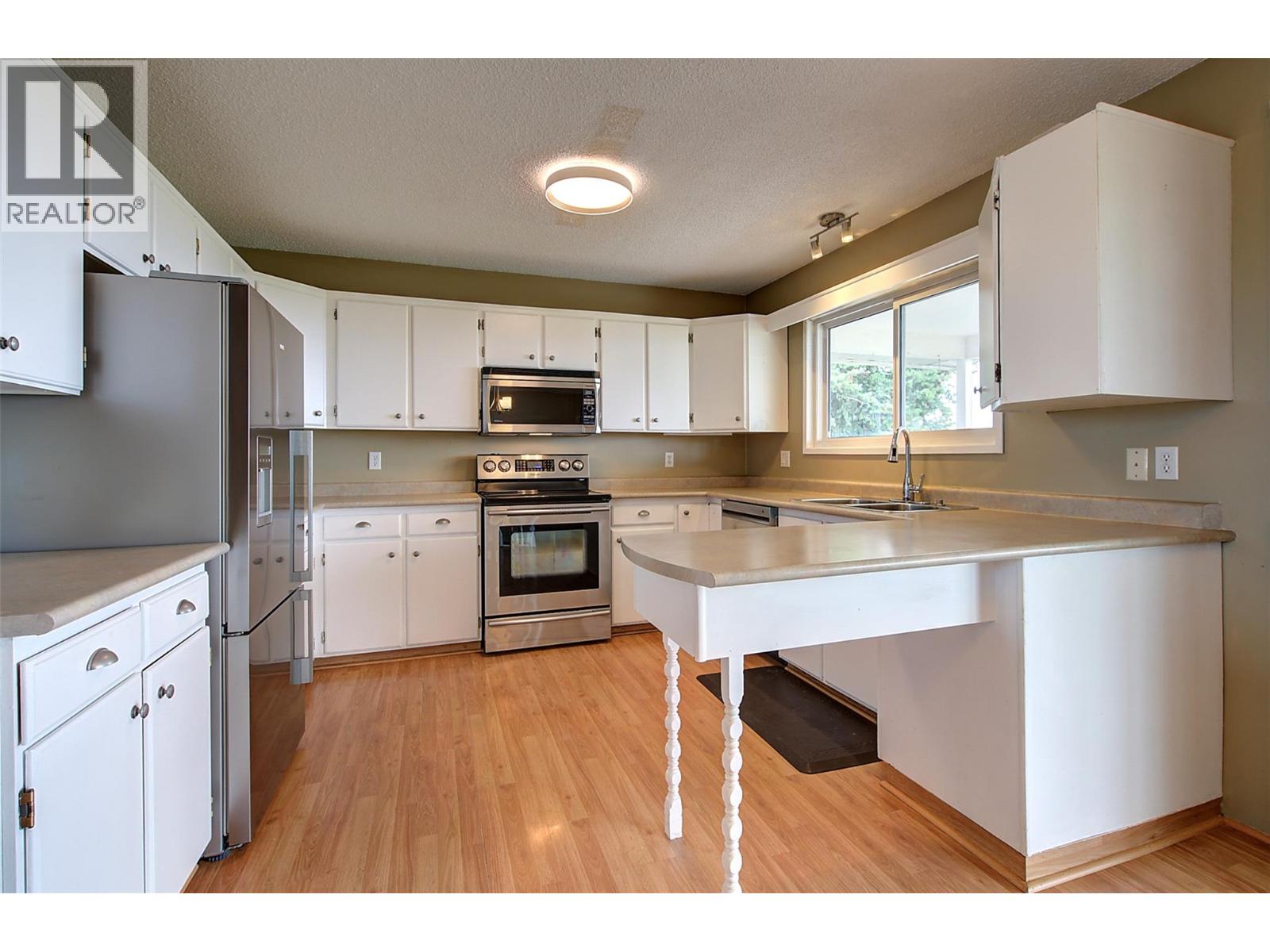  1270 Toovey Road, Kelowna