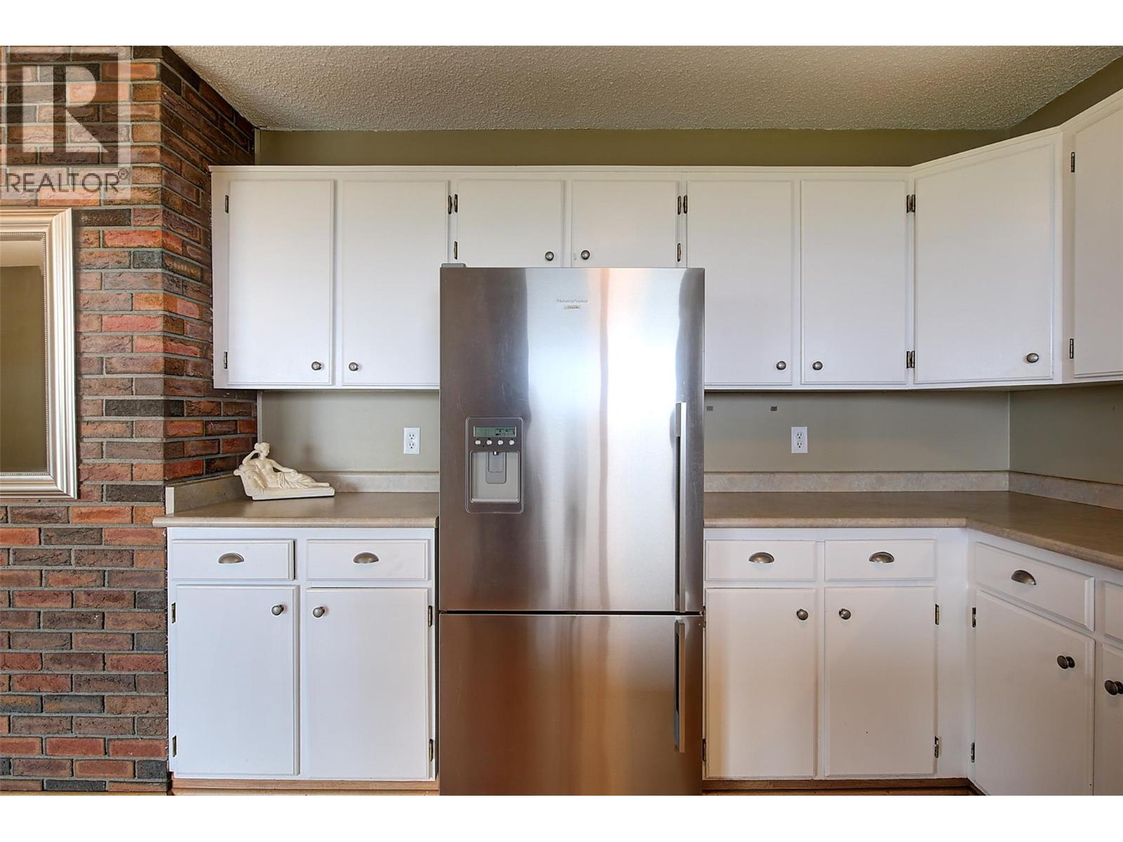  1270 Toovey Road, Kelowna