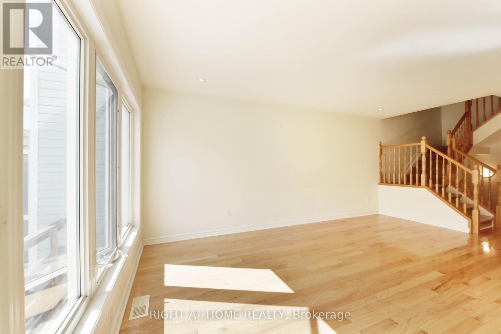 Photo 9 of 226 Hunterbrook Street, Ottawa ON