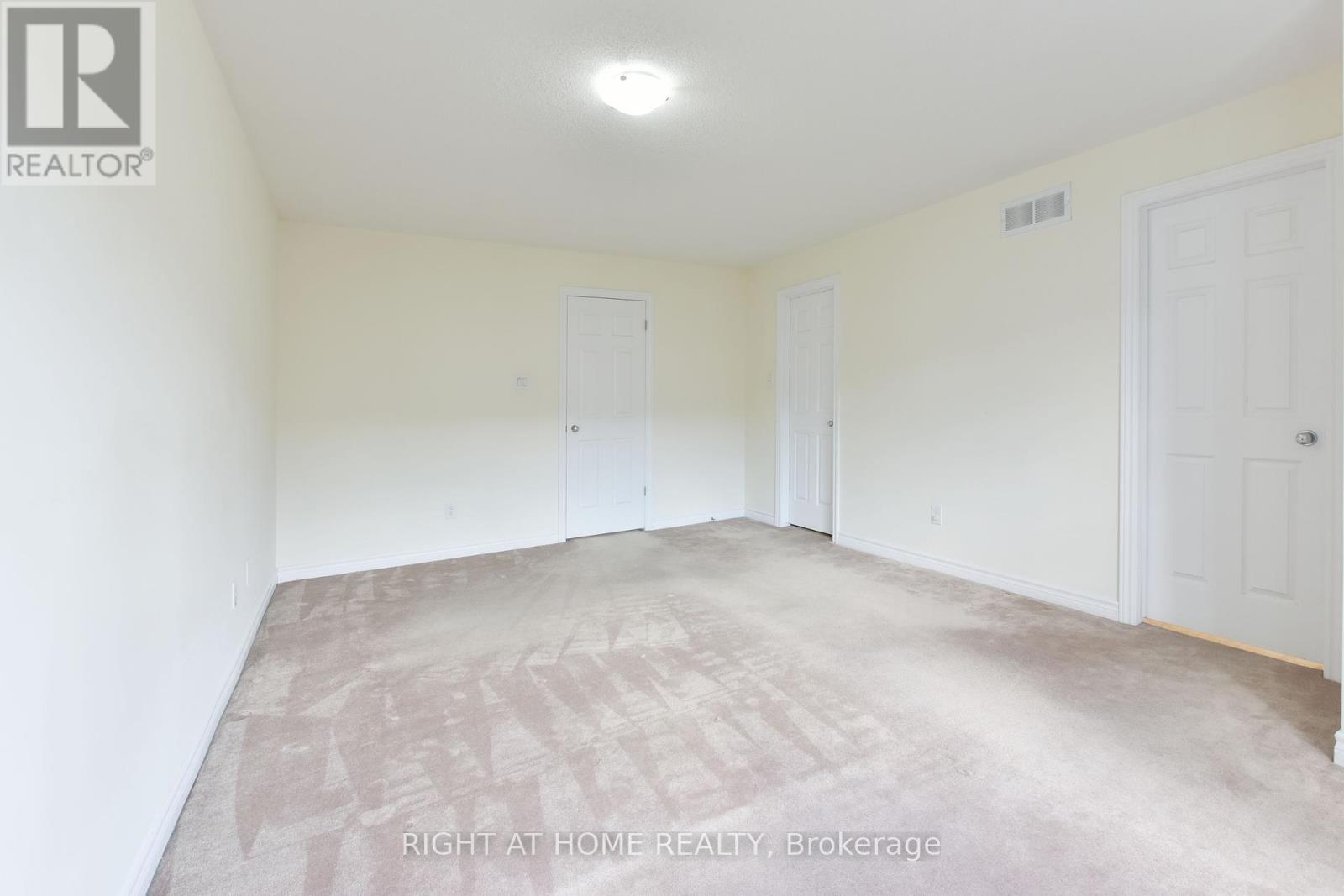 Photo 14 of 226 Hunterbrook Street, Ottawa ON