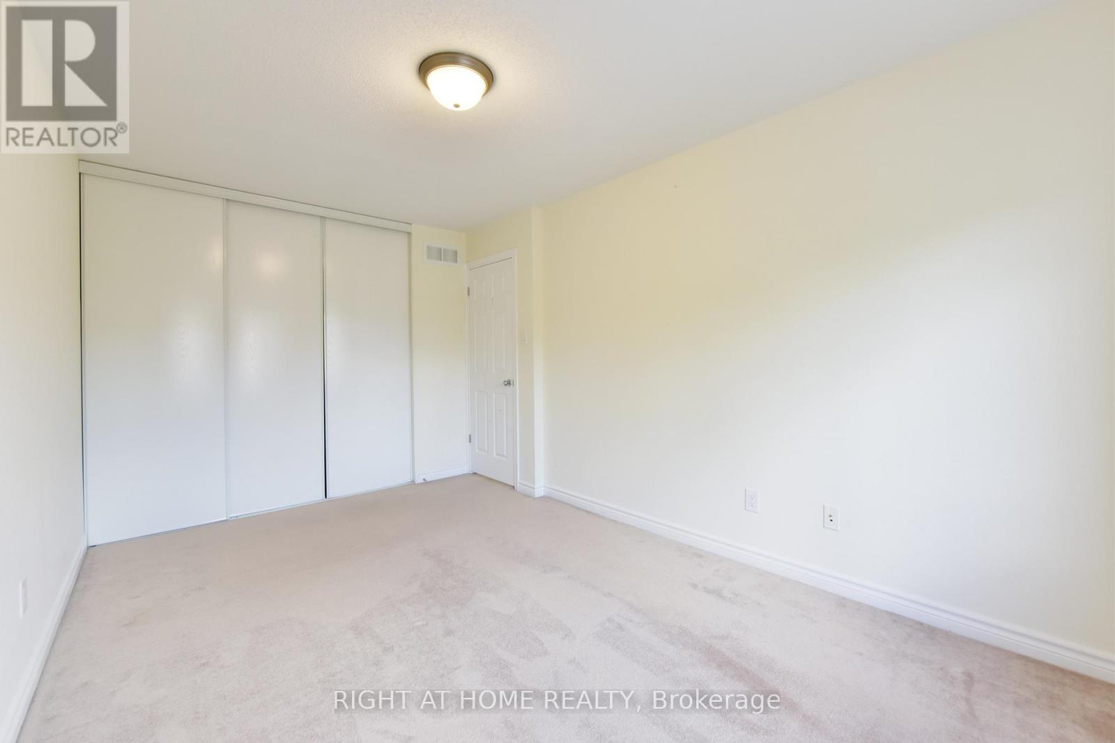 Photo 6 of 226 Hunterbrook Street, Ottawa ON