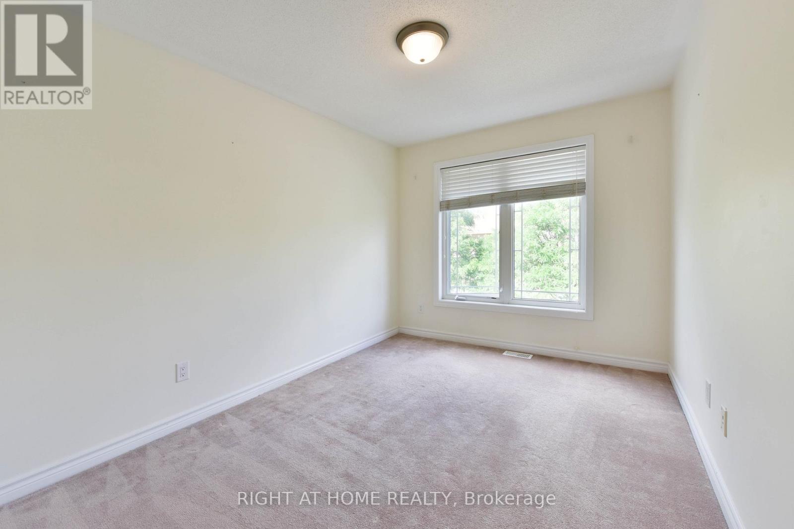 Photo 18 of 226 Hunterbrook Street, Ottawa ON