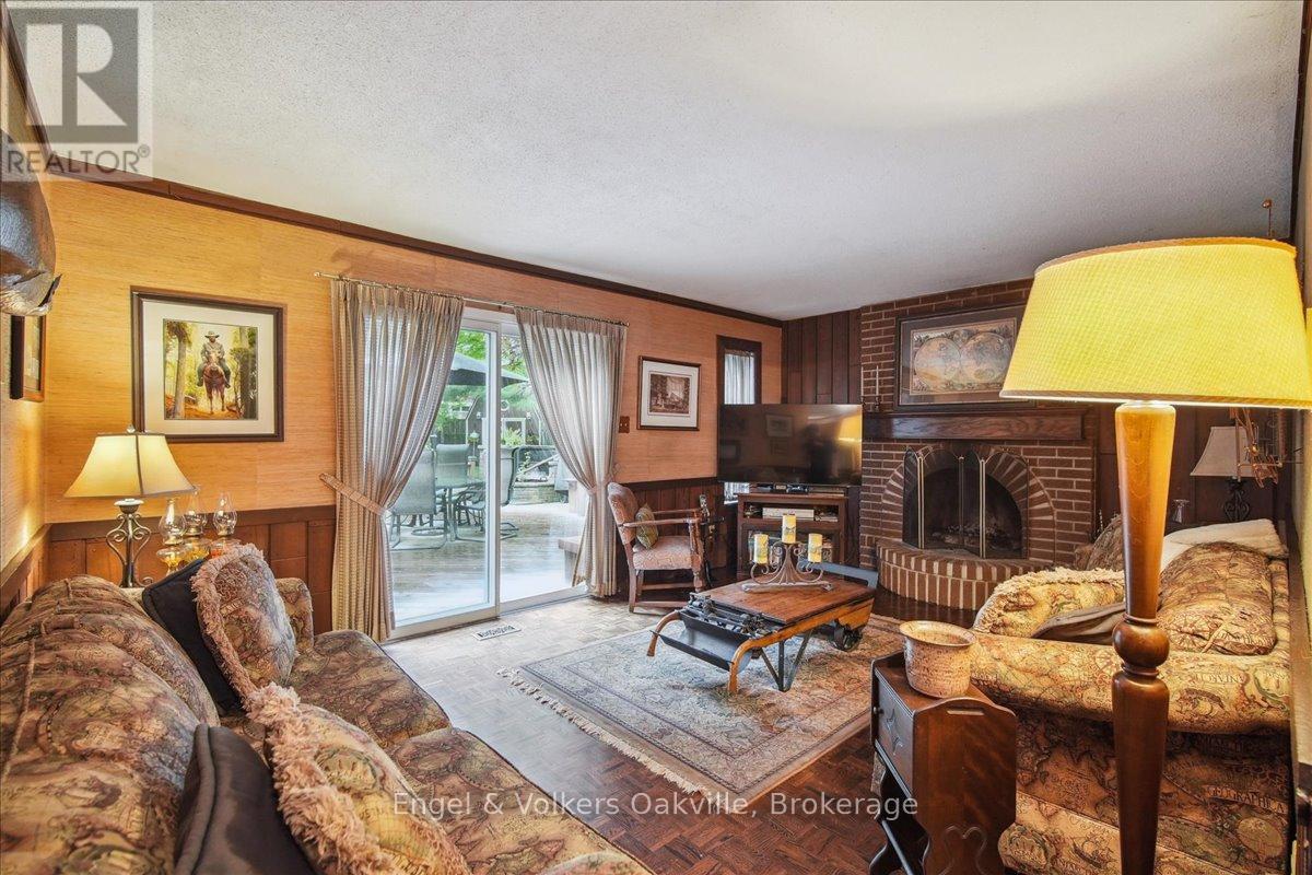 Photo 5 of 250 Gatestone Avenue, Oakville ON