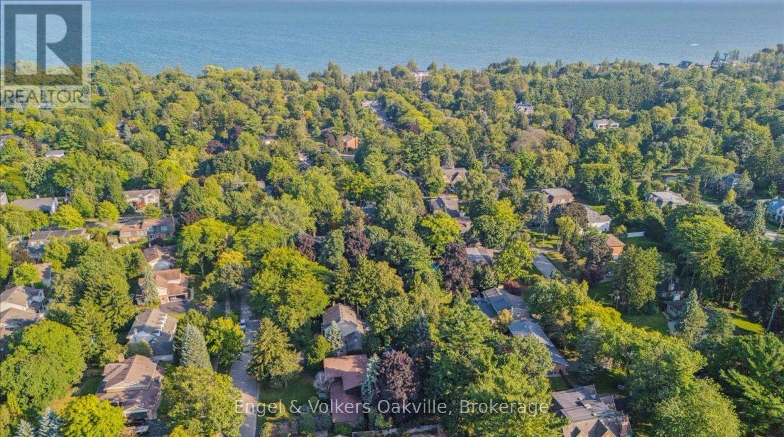 Photo 19 of 250 Gatestone Avenue, Oakville ON