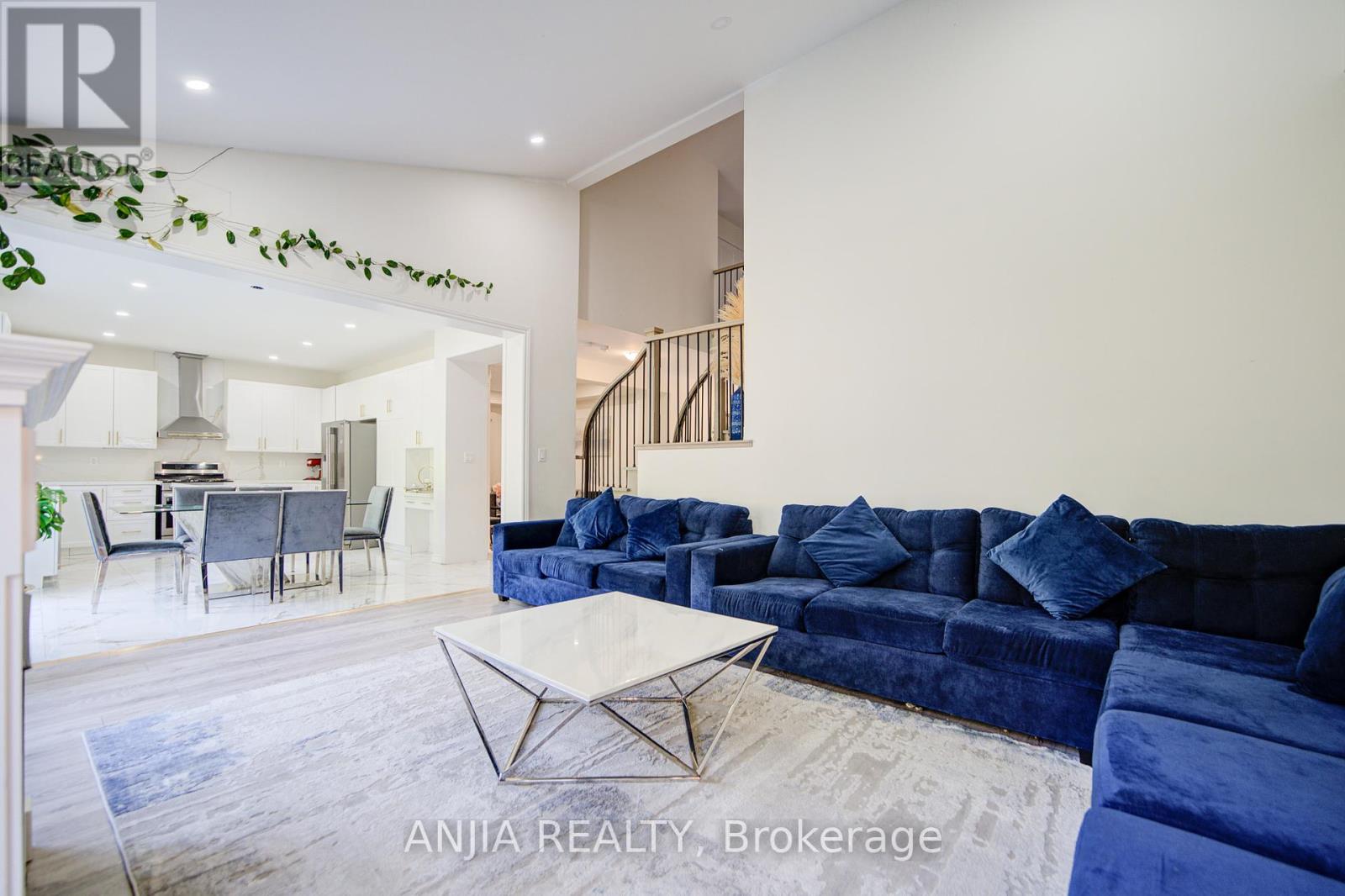 Photo 32 of 2036 Kurelo Drive, Oshawa ON