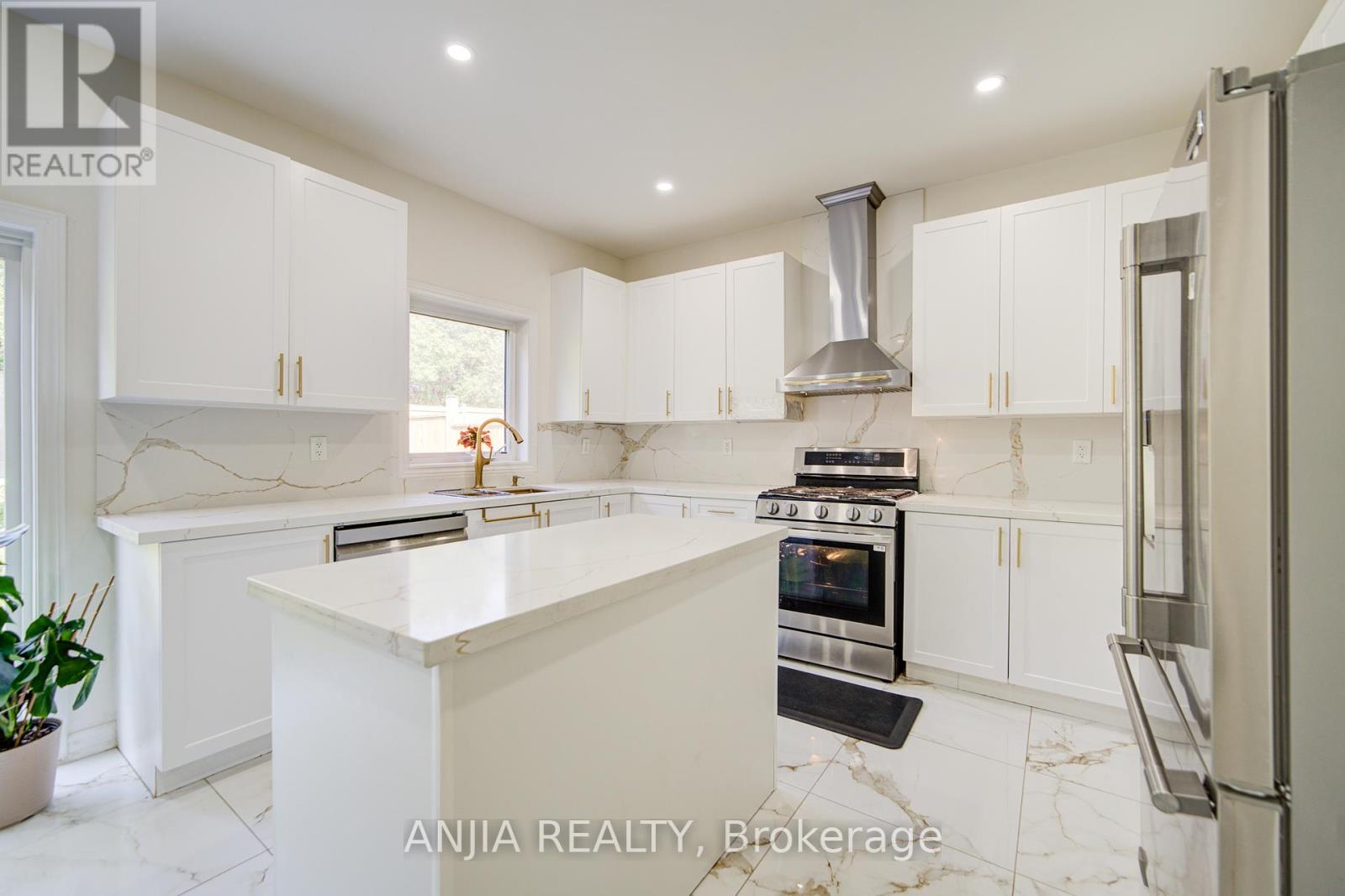 Photo 4 of 2036 Kurelo Drive, Oshawa ON