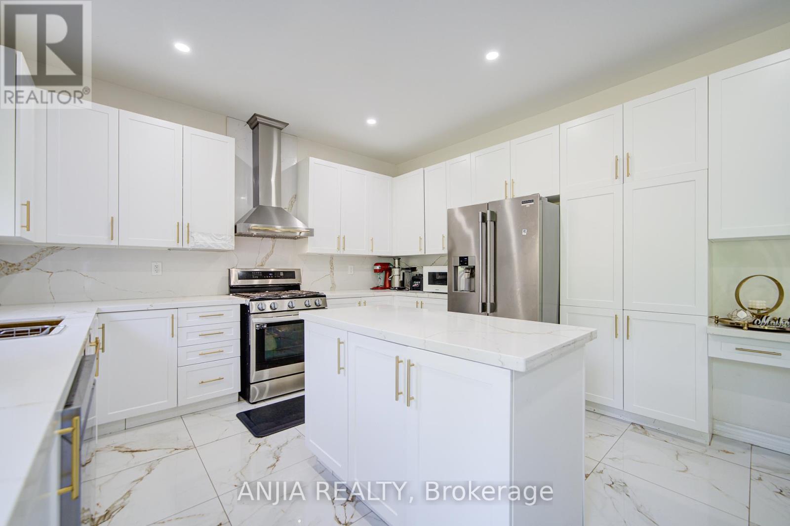 Photo 24 of 2036 Kurelo Drive, Oshawa ON