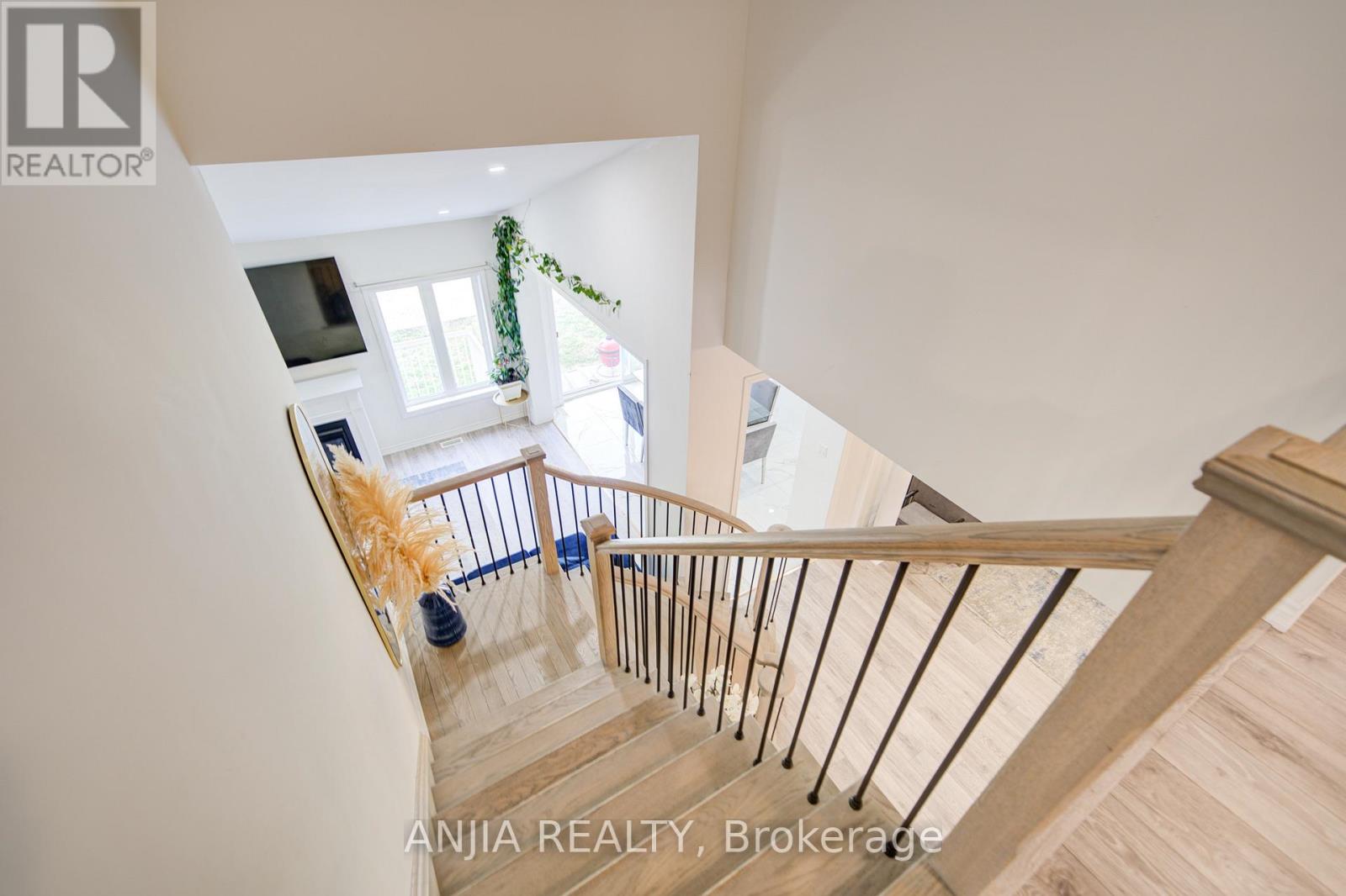 Photo 6 of 2036 Kurelo Drive, Oshawa ON