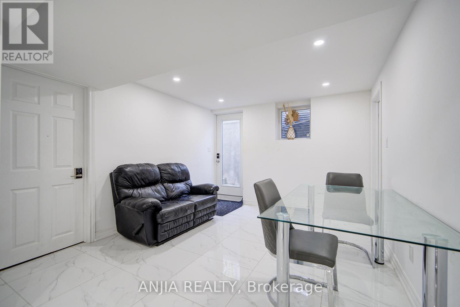 Photo 11 of 2036 Kurelo Drive, Oshawa ON