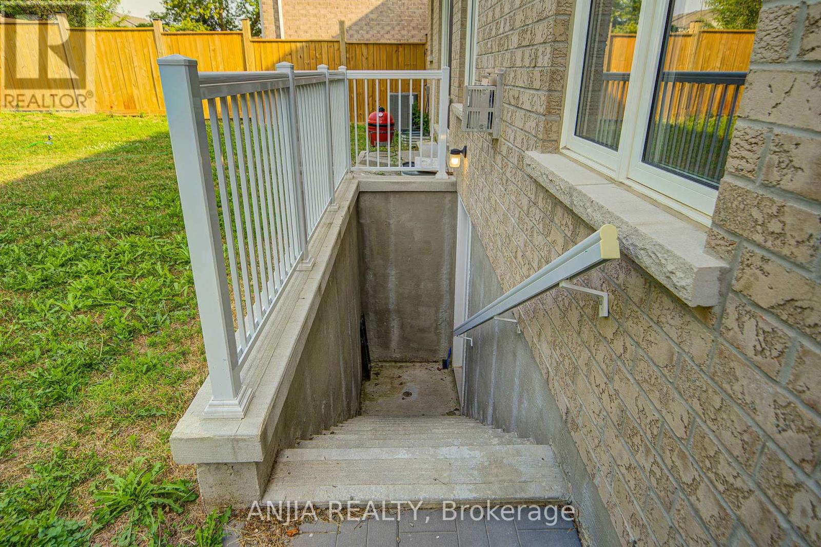 Photo 41 of 2036 Kurelo Drive, Oshawa ON