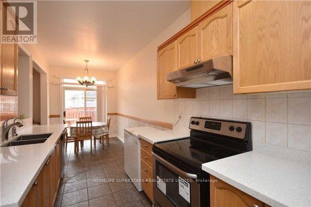 Photo 8 of 967 Ledbury Crescent, Mississauga ON