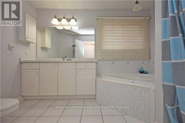 Photo 10 of 967 Ledbury Crescent, Mississauga ON