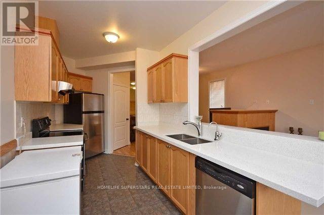 Photo 6 of 967 Ledbury Crescent, Mississauga ON