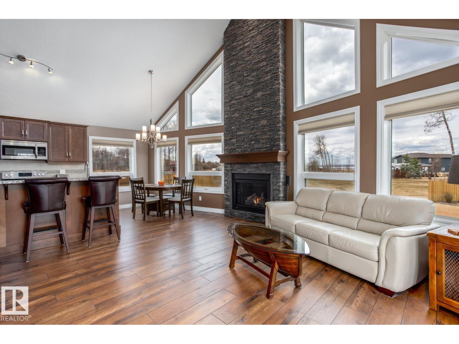 Photo 11 of 219 162 Peace River Ave, Rural Big Lakes Md AB