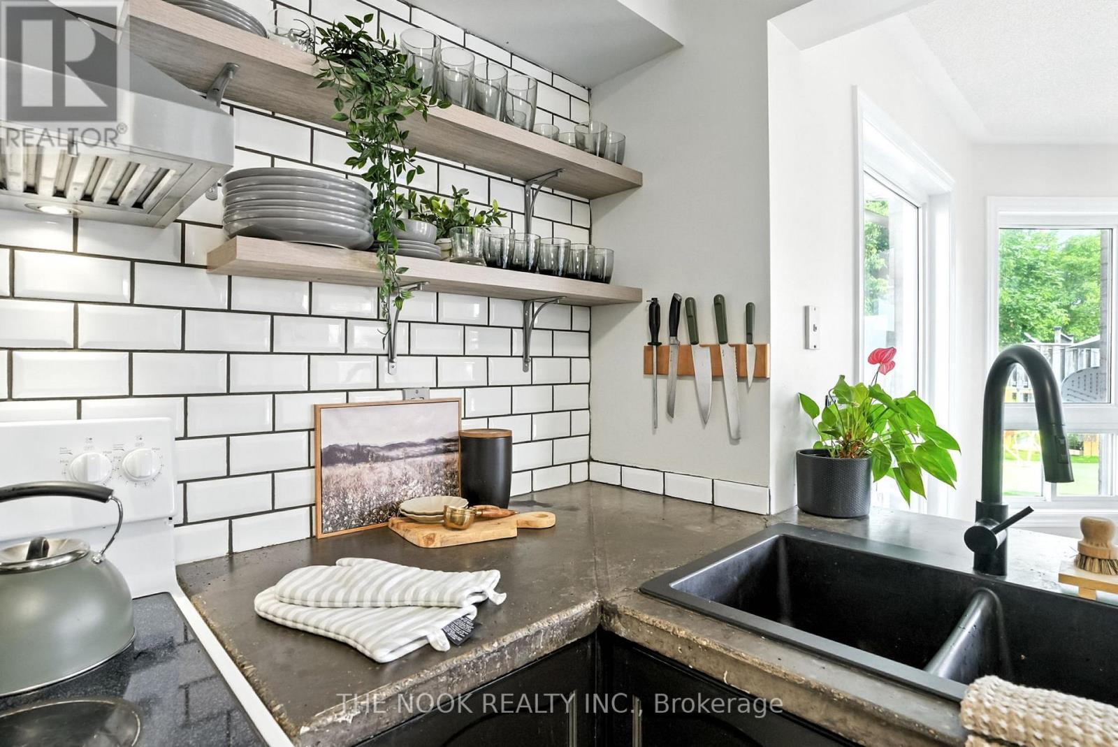 Photo 12 of 44 Staples Avenue, Clarington ON