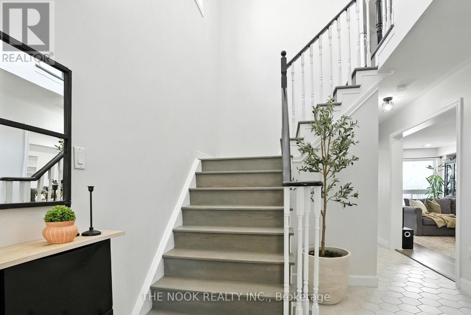 Photo 15 of 44 Staples Avenue, Clarington ON