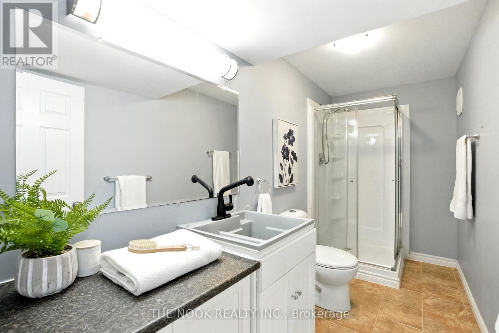 Photo 25 of 44 Staples Avenue, Clarington ON