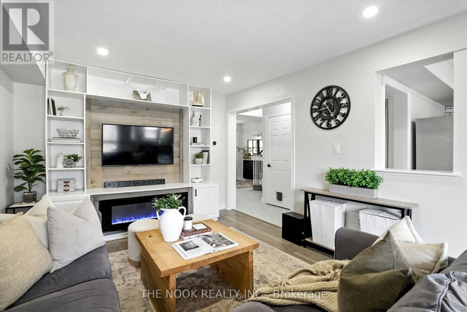 Photo 9 of 44 Staples Avenue, Clarington ON