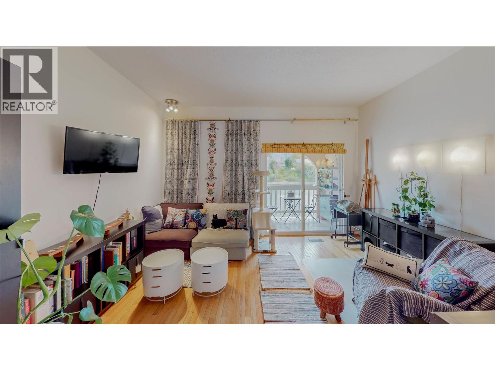 8029 VEDETTE Drive, Osoyoos
