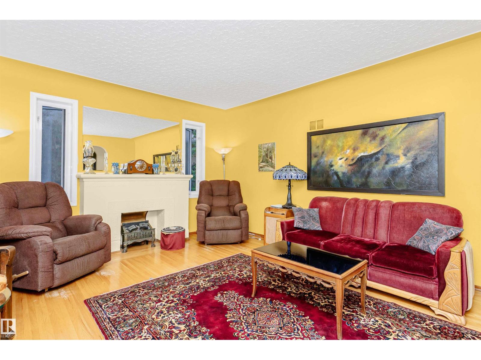 Photo 5 of 11216 70 Av Nw, Edmonton AB
