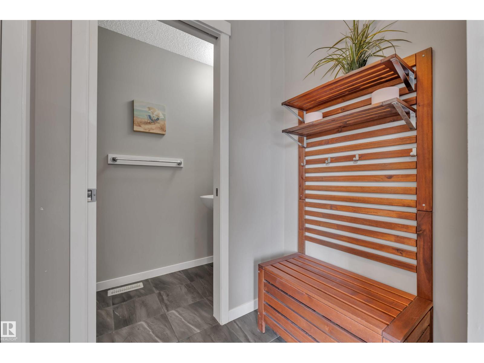 Photo 16 of 5239 20 Av Sw, Edmonton AB