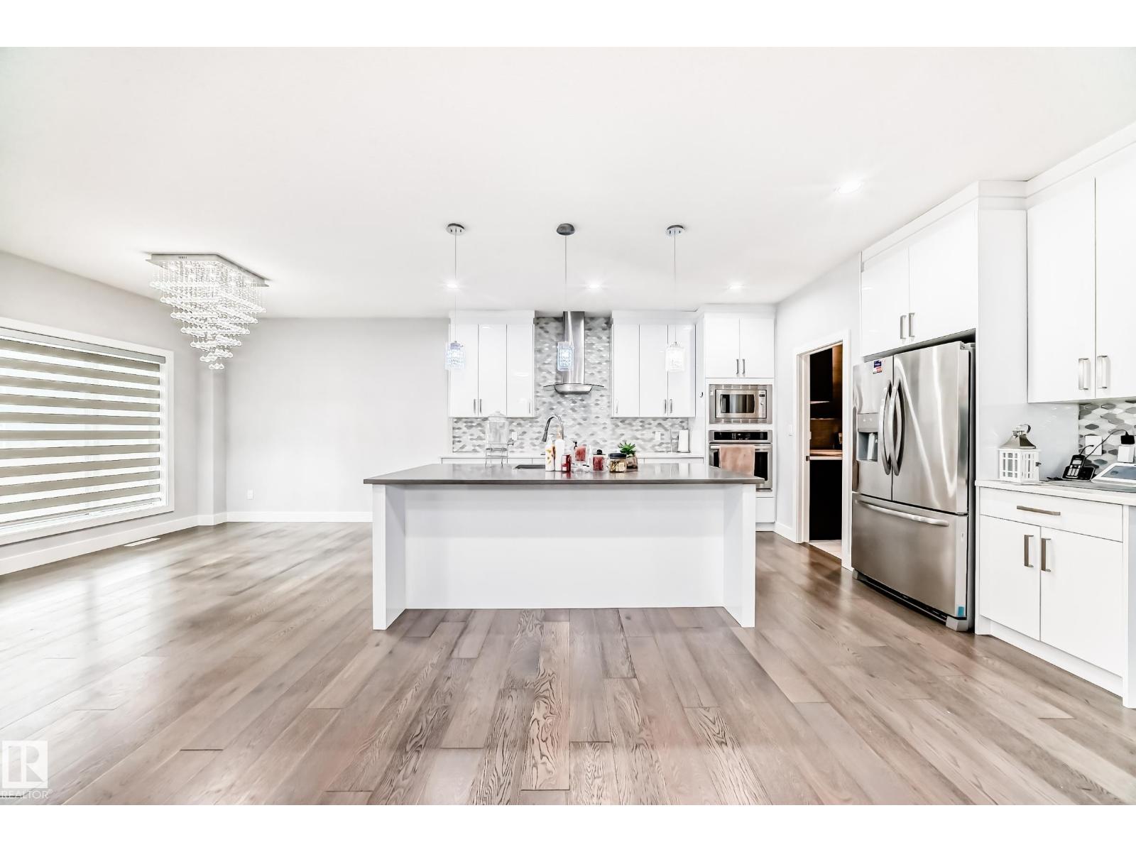 Photo 67 of 6105 19 A Av Sw, Edmonton AB