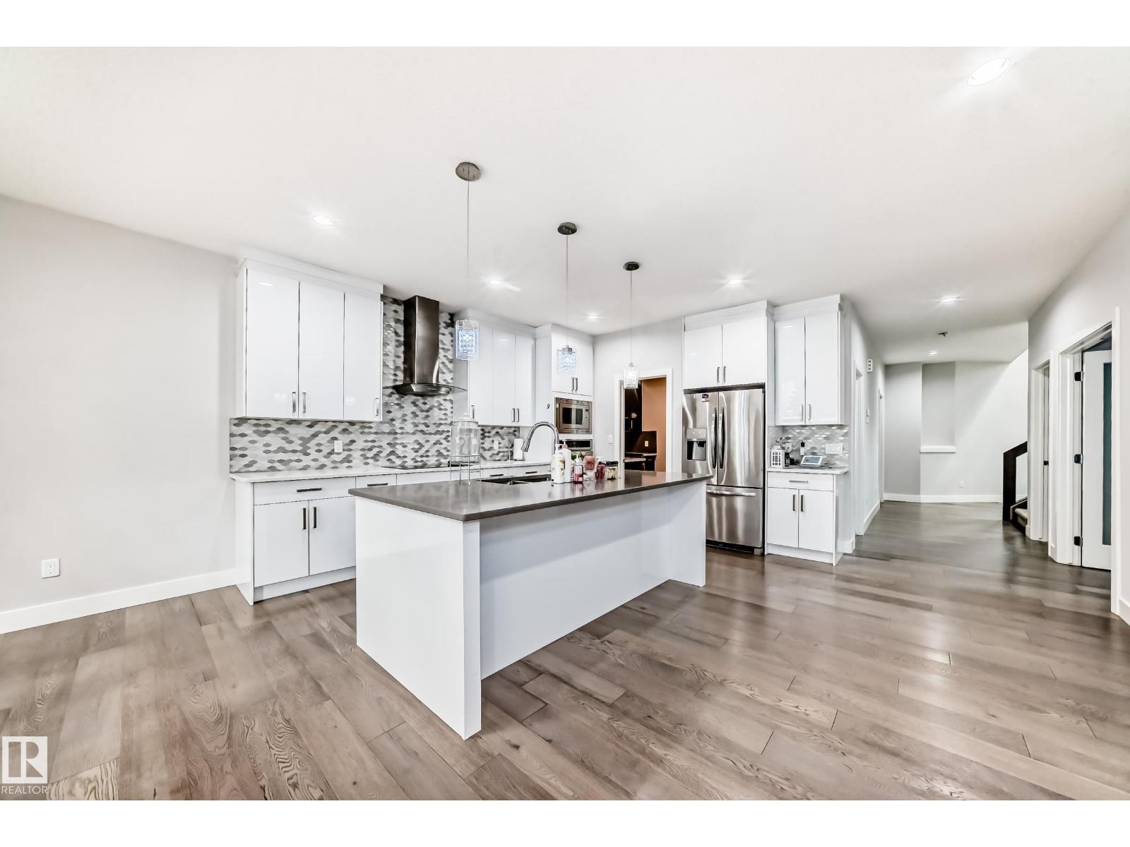Photo 12 of 6105 19 A Av Sw, Edmonton AB