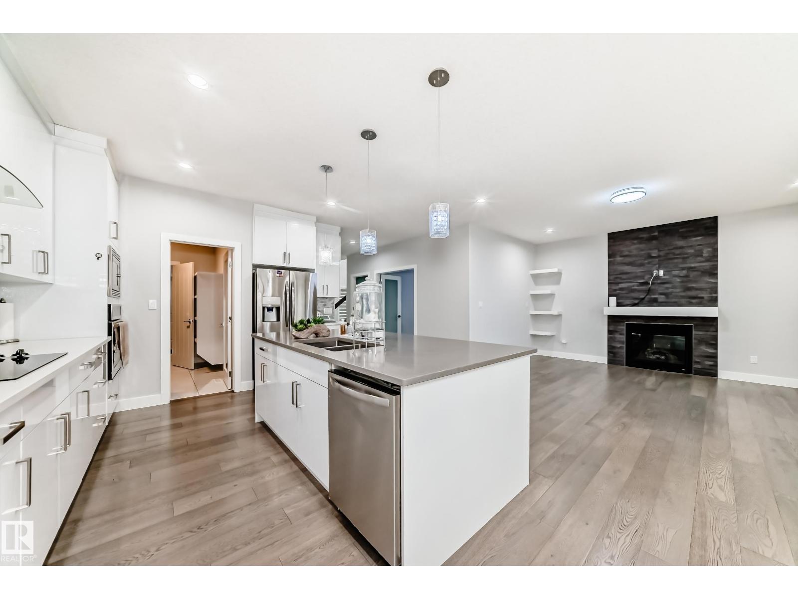 Photo 40 of 6105 19 A Av Sw, Edmonton AB