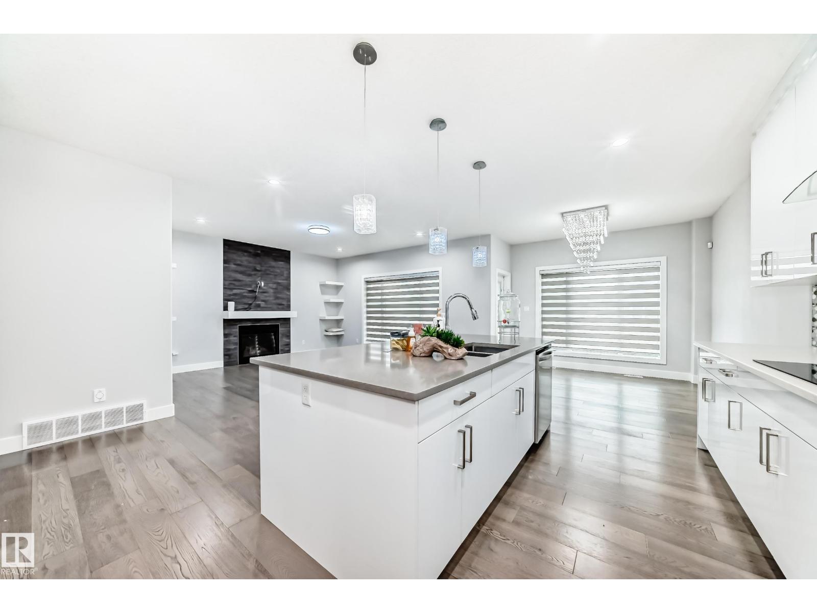 Photo 19 of 6105 19 A Av Sw, Edmonton AB