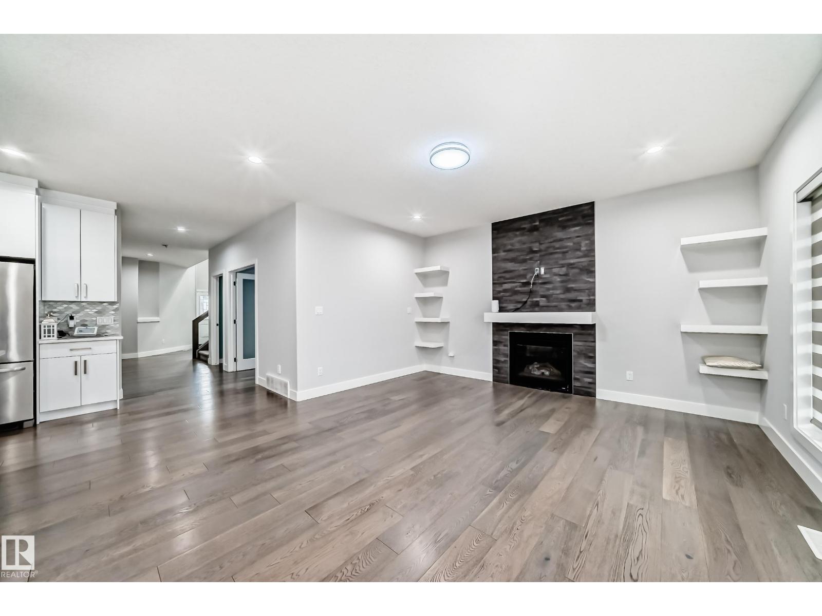 Photo 13 of 6105 19 A Av Sw, Edmonton AB