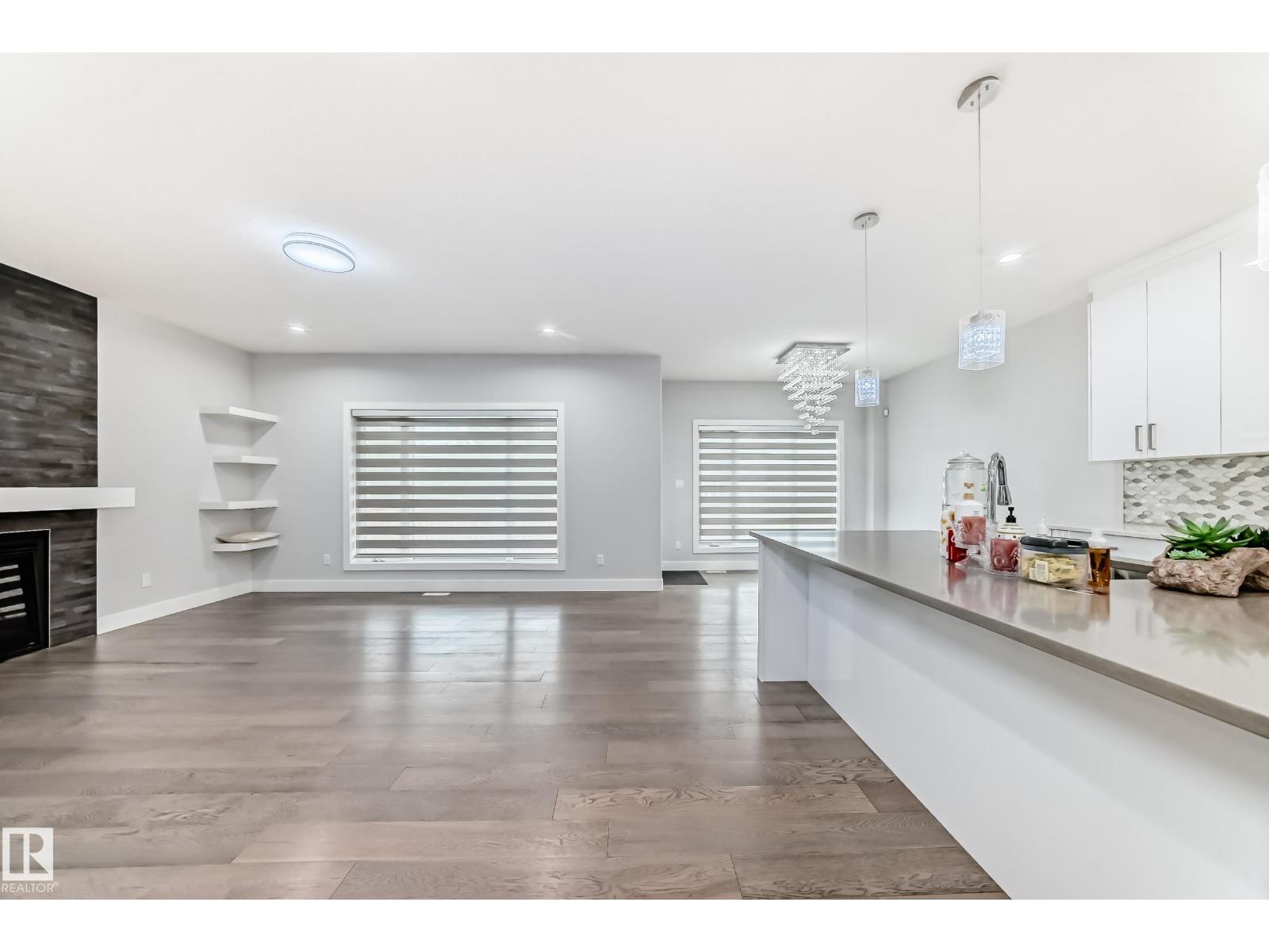 Photo 5 of 6105 19 A Av Sw, Edmonton AB